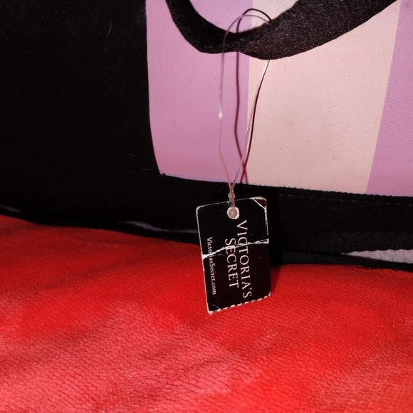 Victoria secret LOVE duffle with long strap - Picture 3 of 5